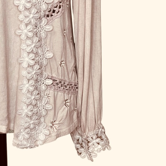 POL Floral Applique Blouse Embroidered Taupe Women's Top S - Picture 7 of 11